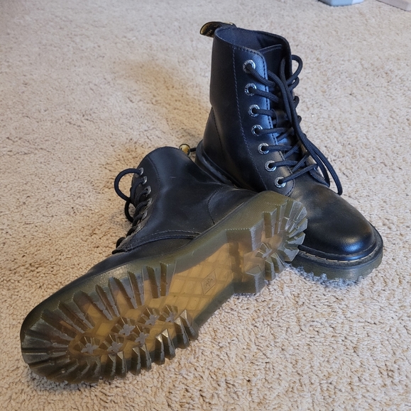 Dr. Martens Shoes - Doc Martens Luana boots